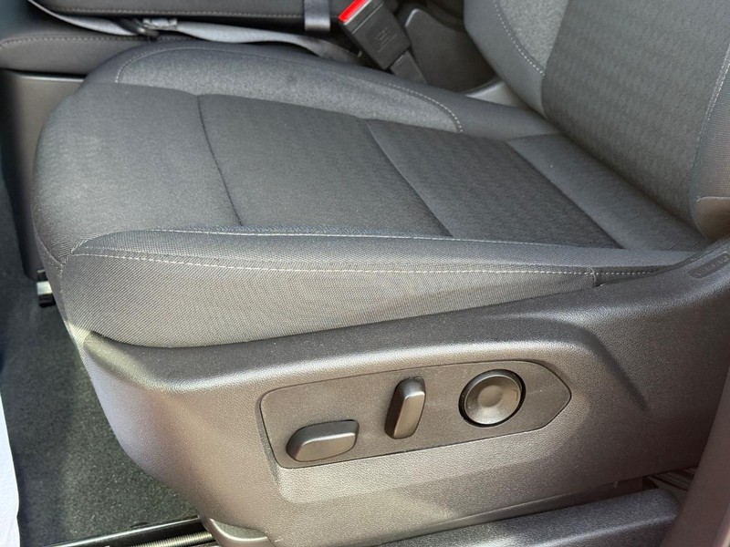 Chevrolet Silverado 1500 Vehicle Full-screen Gallery Image 23