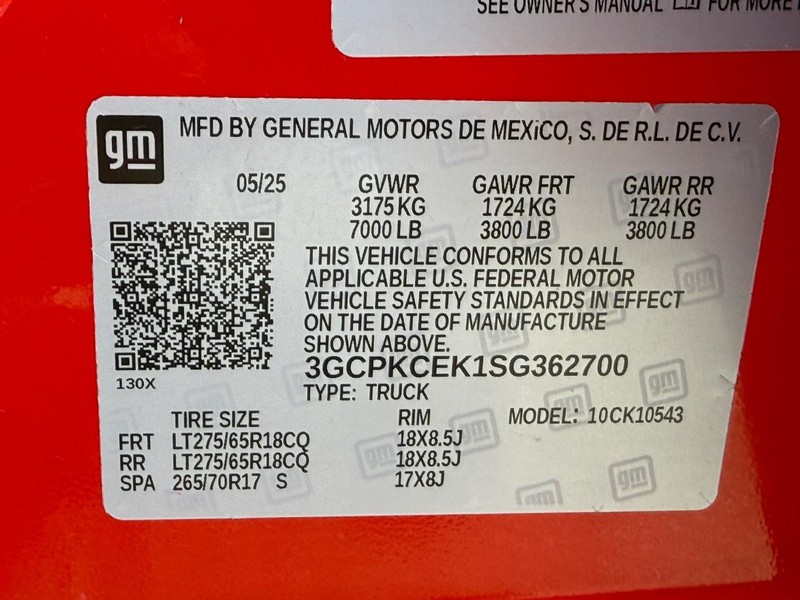 Chevrolet Silverado 1500 Vehicle Full-screen Gallery Image 24