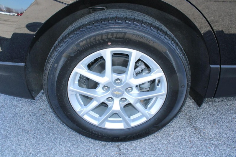 Chevrolet Equinox Vehicle Full-screen Gallery Image 7