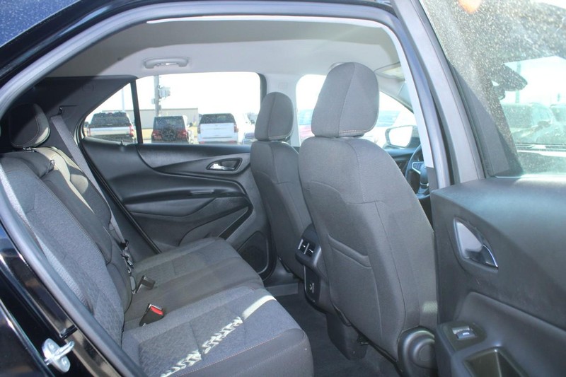 Chevrolet Equinox Vehicle Full-screen Gallery Image 9