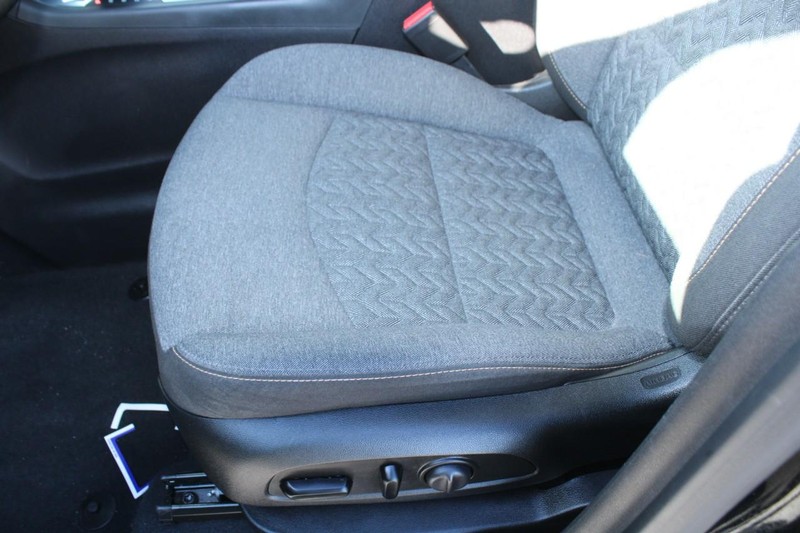 Chevrolet Equinox Vehicle Full-screen Gallery Image 15