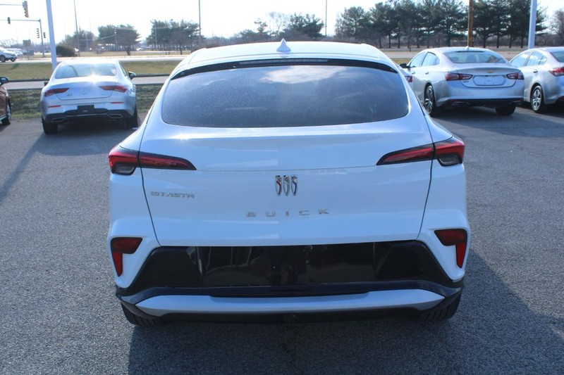 Buick Envista Vehicle Full-screen Gallery Image 04