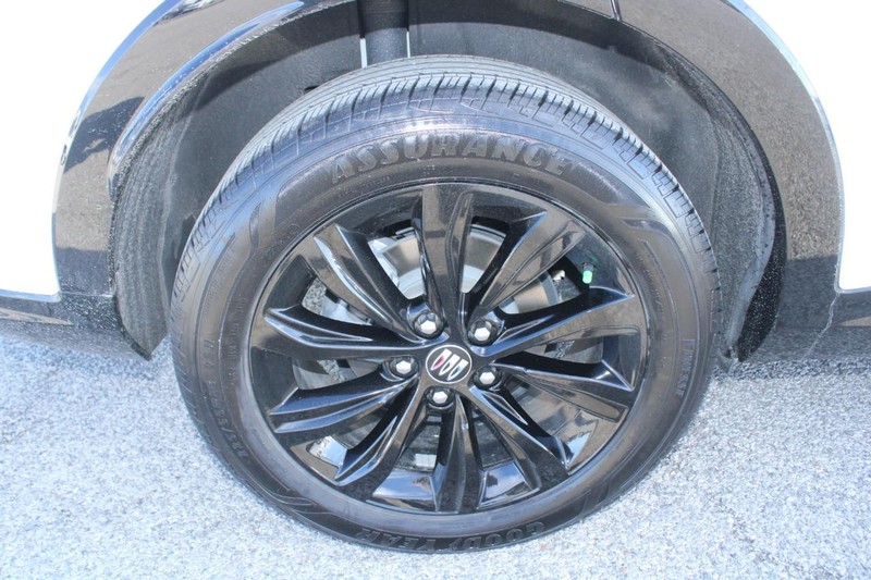 Buick Envista Vehicle Full-screen Gallery Image 07