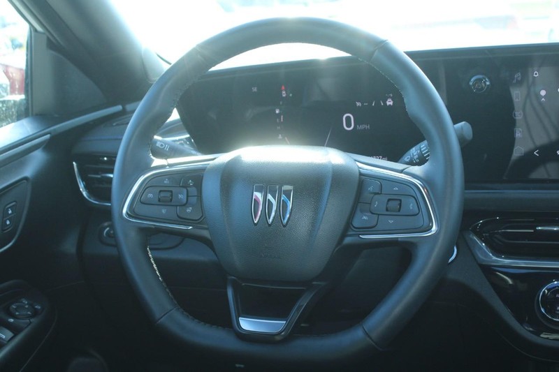 Buick Envista Vehicle Full-screen Gallery Image 11