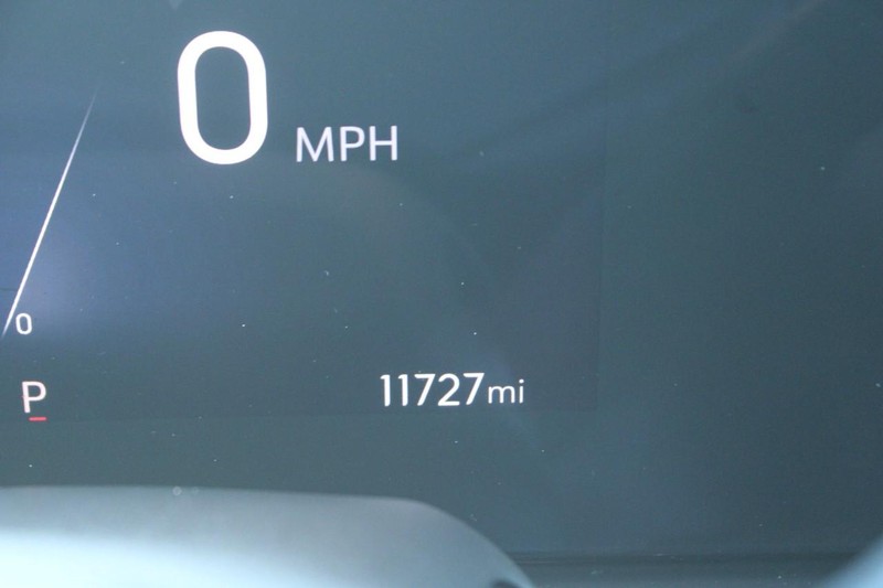 Buick Envista Vehicle Full-screen Gallery Image 18