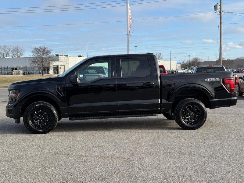 Ford F-150 Vehicle Full-screen Gallery Image 2
