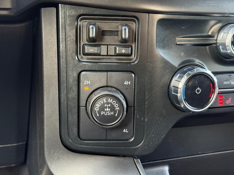 Ford F-150 Vehicle Full-screen Gallery Image 19