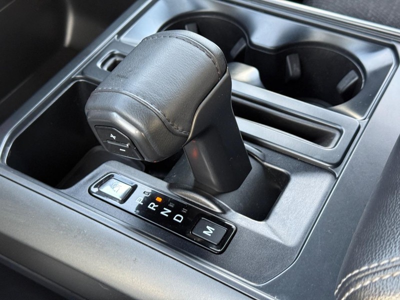 Ford F-150 Vehicle Full-screen Gallery Image 22