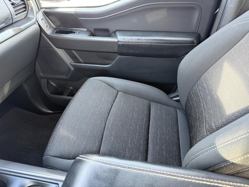 Ford F-150 Vehicle Full-screen Gallery Image 23