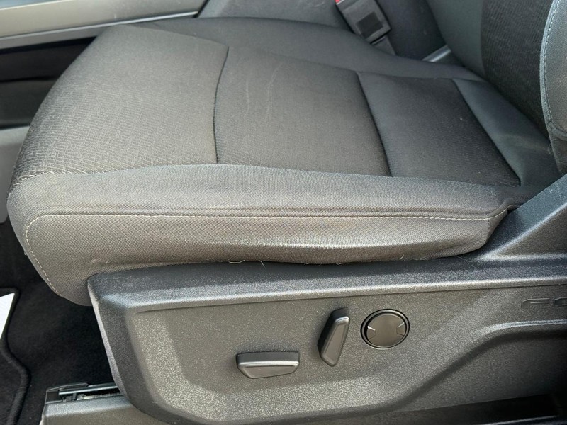 Ford F-150 Vehicle Full-screen Gallery Image 27