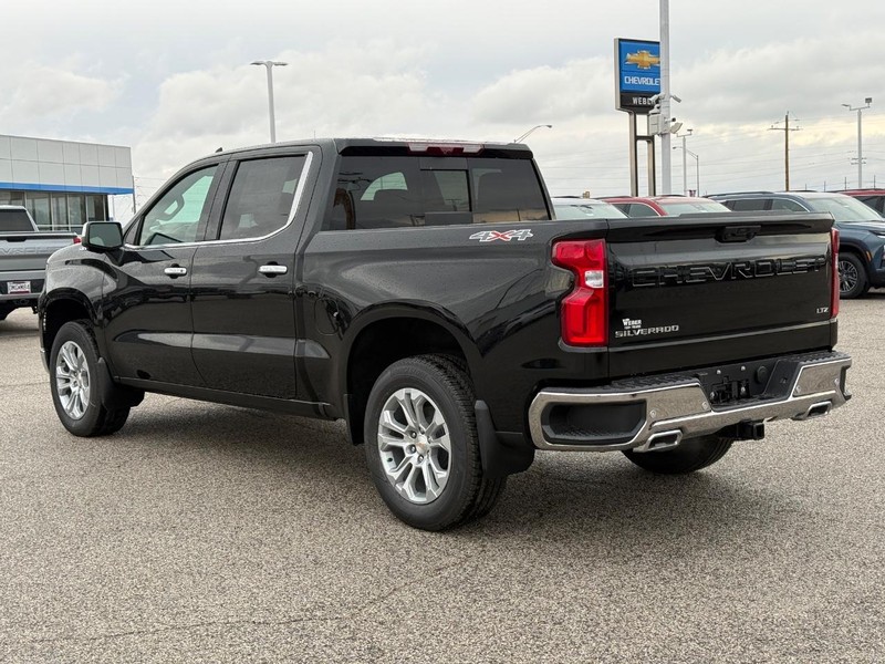 Chevrolet Silverado 1500 Vehicle Full-screen Gallery Image 3