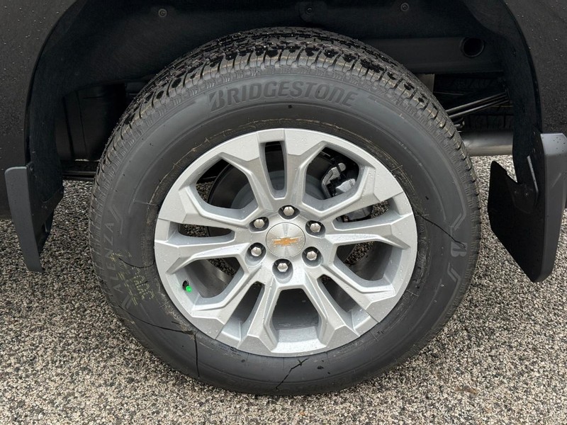 Chevrolet Silverado 1500 Vehicle Full-screen Gallery Image 4