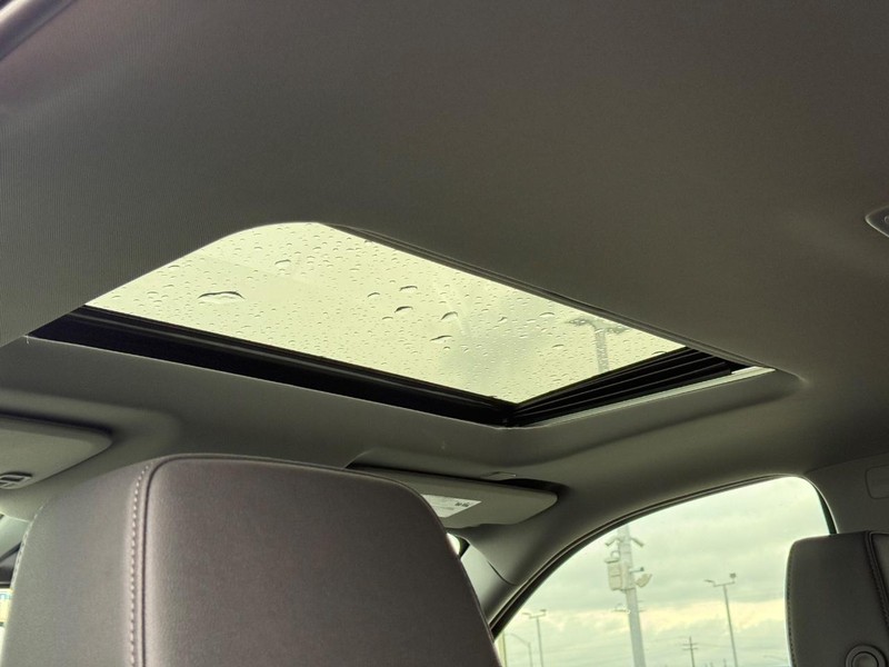 Chevrolet Silverado 1500 Vehicle Full-screen Gallery Image 6