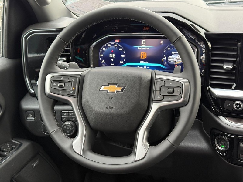 Chevrolet Silverado 1500 Vehicle Full-screen Gallery Image 9