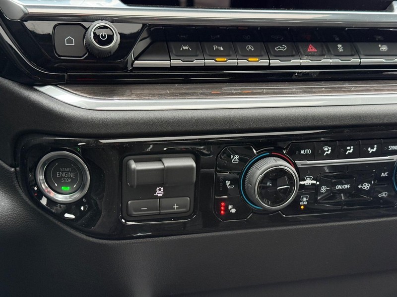 Chevrolet Silverado 1500 Vehicle Full-screen Gallery Image 14