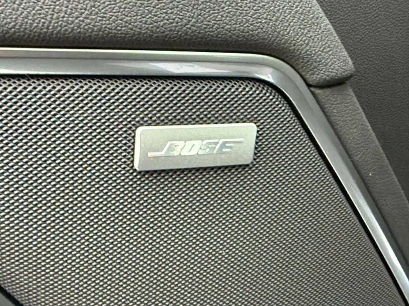 Chevrolet Silverado 1500 Vehicle Full-screen Gallery Image 19