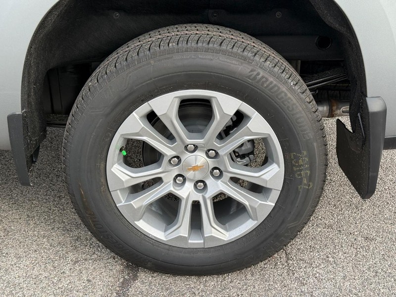 Chevrolet Silverado 1500 Vehicle Full-screen Gallery Image 4