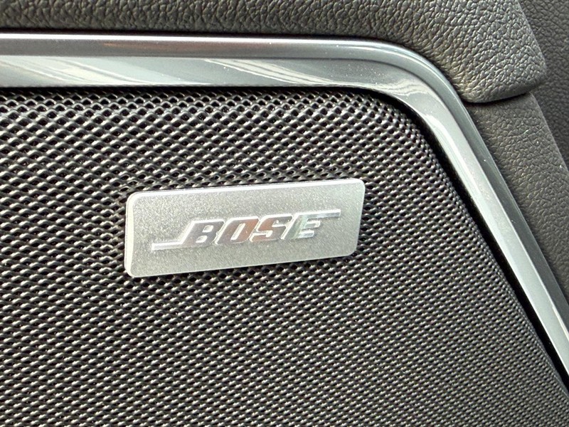 Chevrolet Silverado 1500 Vehicle Full-screen Gallery Image 18