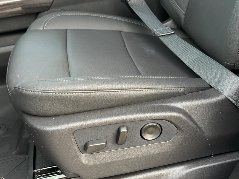 Chevrolet Silverado 1500 Vehicle Full-screen Gallery Image 20