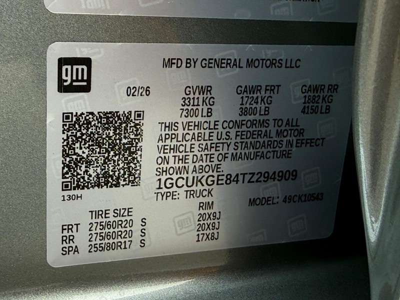 Chevrolet Silverado 1500 Vehicle Full-screen Gallery Image 21