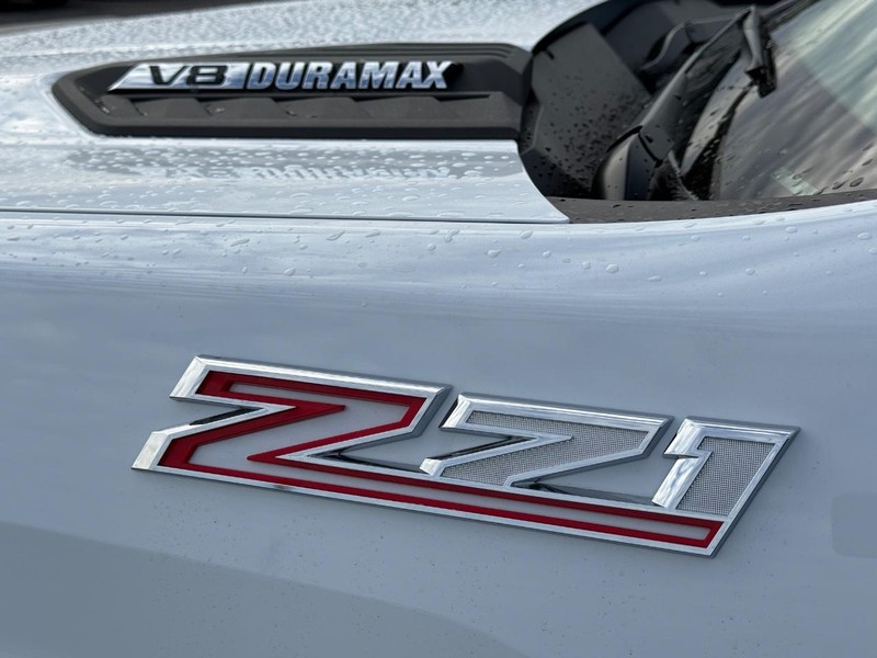 Chevrolet Silverado 2500HD Vehicle Full-screen Gallery Image 5