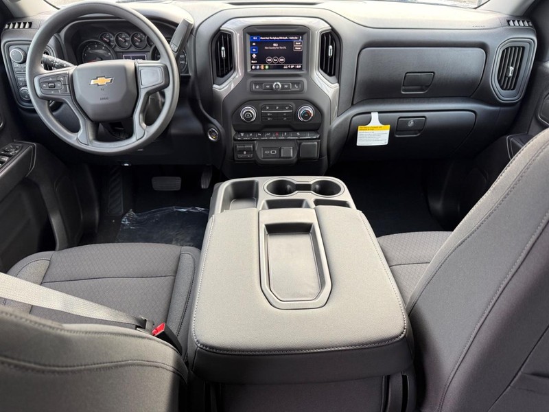 Chevrolet Silverado 2500HD Vehicle Full-screen Gallery Image 7