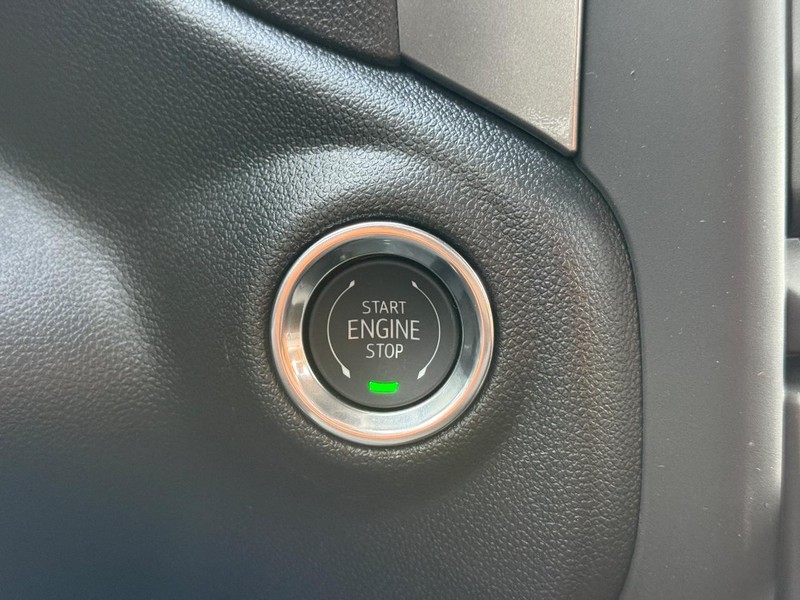 Chevrolet Silverado 2500HD Vehicle Full-screen Gallery Image 10