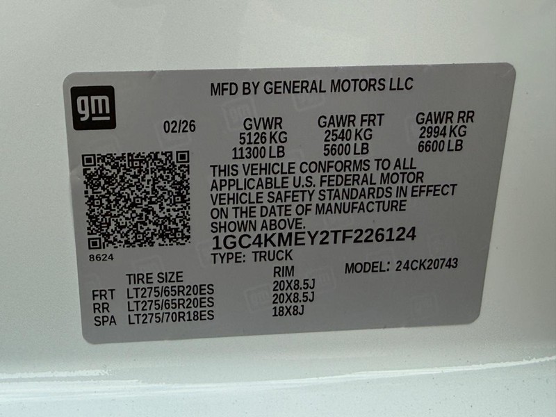 Chevrolet Silverado 2500HD Vehicle Full-screen Gallery Image 18