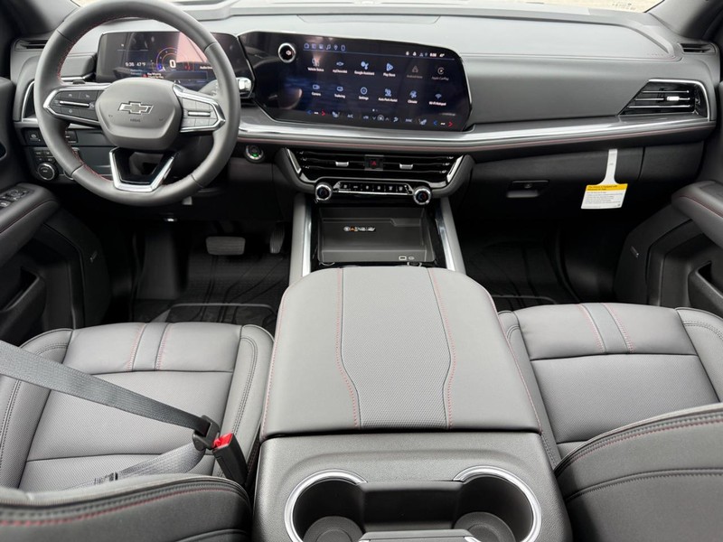 Chevrolet Suburban Vehicle Full-screen Gallery Image 9