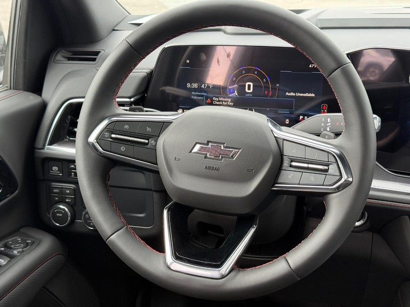 Chevrolet Suburban Vehicle Full-screen Gallery Image 10