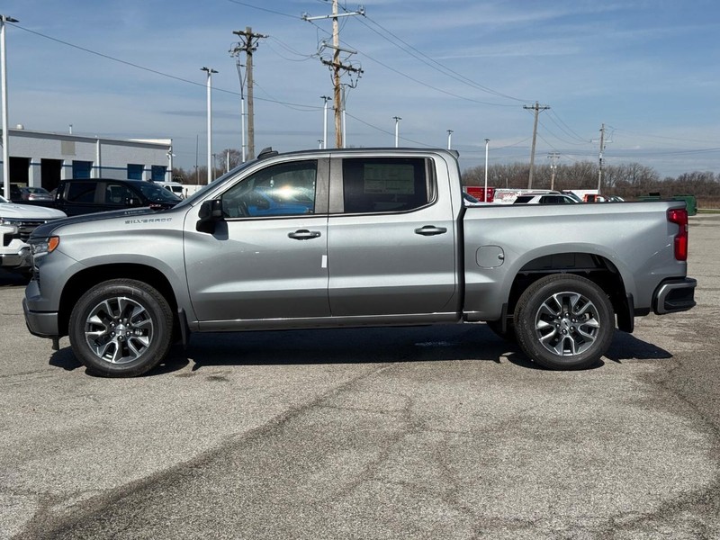 Chevrolet Silverado 1500 Vehicle Full-screen Gallery Image 2