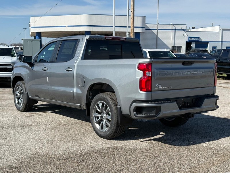 Chevrolet Silverado 1500 Vehicle Full-screen Gallery Image 3