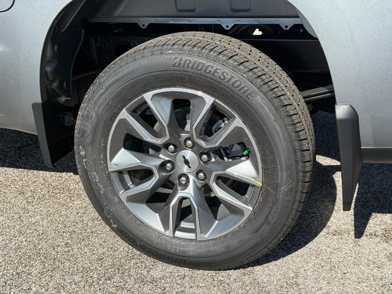 Chevrolet Silverado 1500 Vehicle Full-screen Gallery Image 4