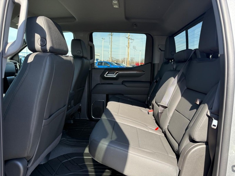 Chevrolet Silverado 1500 Vehicle Full-screen Gallery Image 5