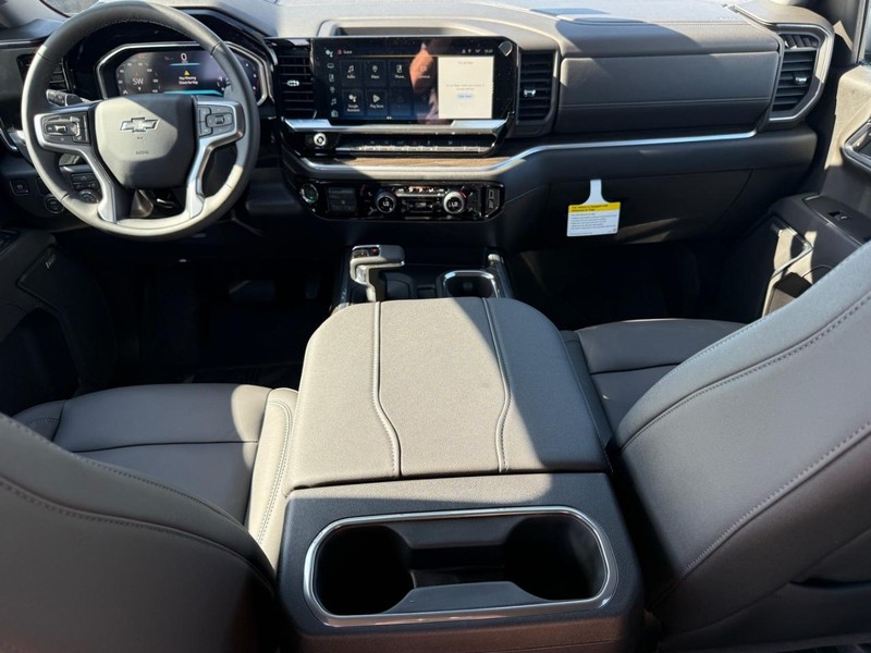 Chevrolet Silverado 1500 Vehicle Full-screen Gallery Image 6