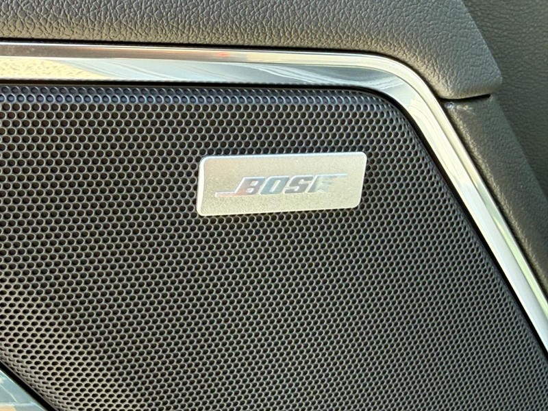 Chevrolet Silverado 1500 Vehicle Full-screen Gallery Image 17