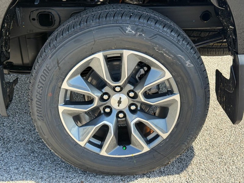 Chevrolet Silverado 1500 Vehicle Full-screen Gallery Image 4