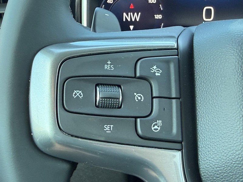 Chevrolet Silverado 1500 Vehicle Full-screen Gallery Image 8