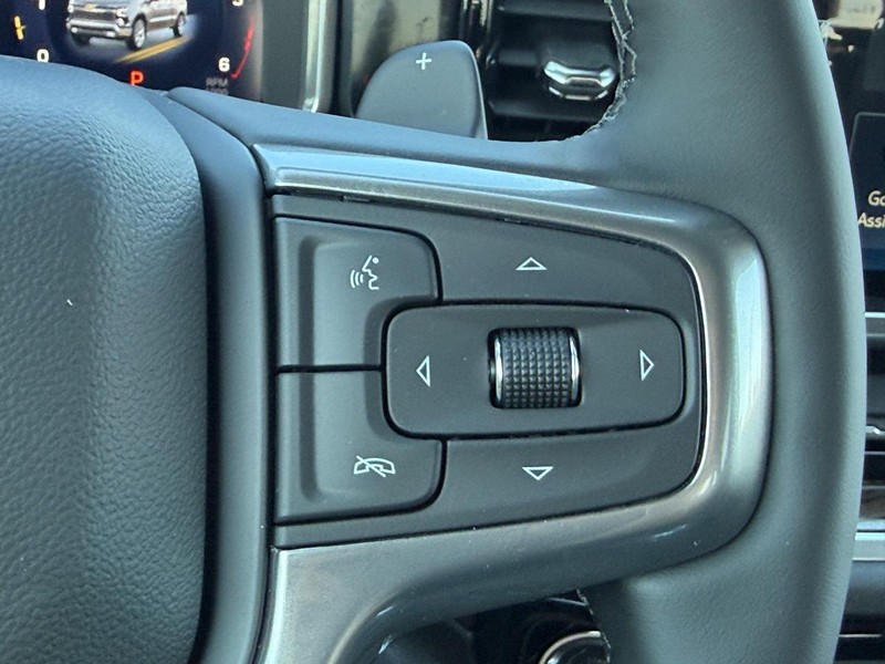 Chevrolet Silverado 1500 Vehicle Full-screen Gallery Image 9