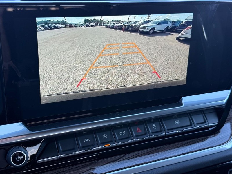 Chevrolet Silverado 1500 Vehicle Full-screen Gallery Image 11