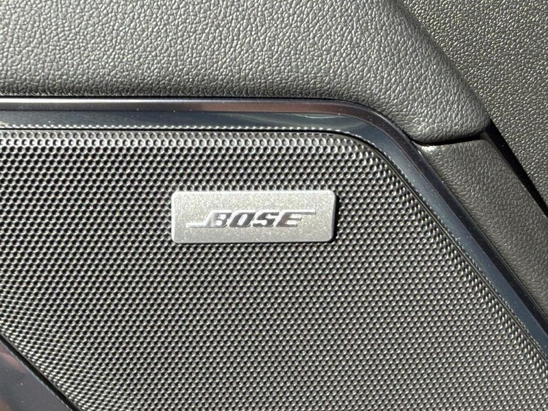 Chevrolet Silverado 1500 Vehicle Full-screen Gallery Image 17