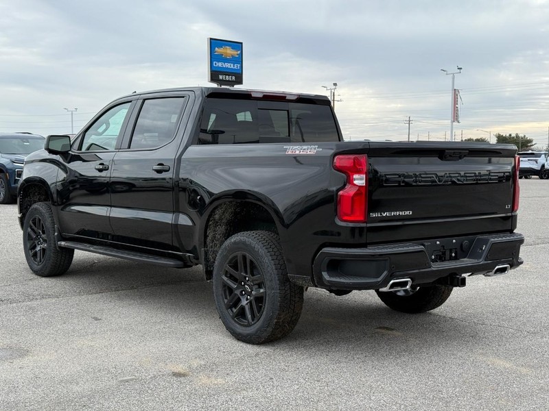 Chevrolet Silverado 1500 Vehicle Full-screen Gallery Image 3
