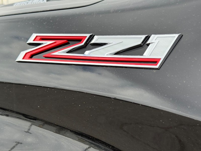 Chevrolet Silverado 1500 Vehicle Full-screen Gallery Image 5