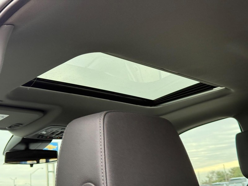 Chevrolet Silverado 1500 Vehicle Full-screen Gallery Image 7