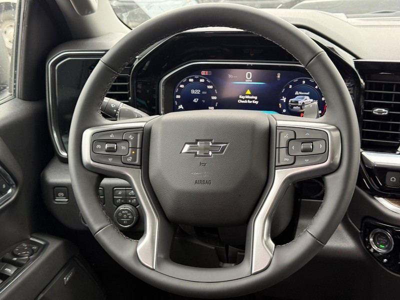 Chevrolet Silverado 1500 Vehicle Full-screen Gallery Image 9