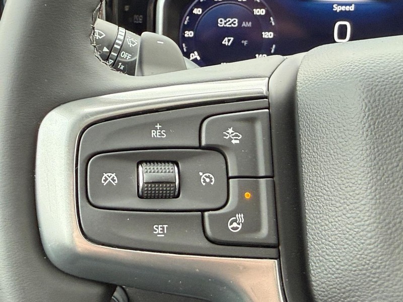 Chevrolet Silverado 1500 Vehicle Full-screen Gallery Image 10