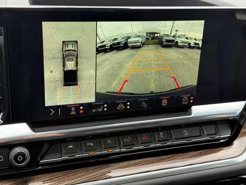 Chevrolet Silverado 1500 Vehicle Full-screen Gallery Image 13