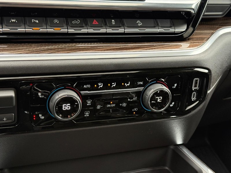 Chevrolet Silverado 1500 Vehicle Full-screen Gallery Image 15