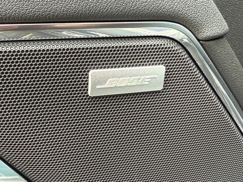 Chevrolet Silverado 1500 Vehicle Full-screen Gallery Image 19