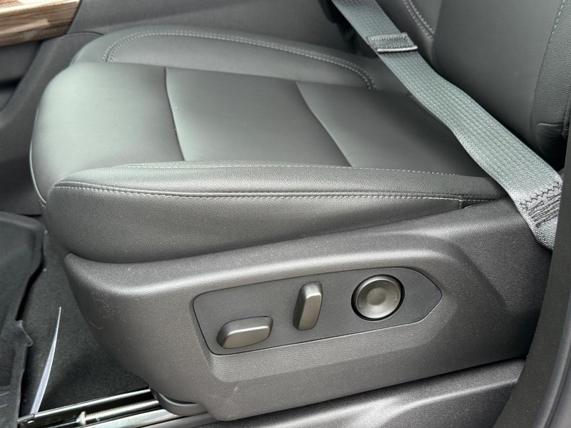 Chevrolet Silverado 1500 Vehicle Full-screen Gallery Image 21